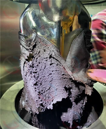 vertical kneader for solid rocket propellants and polymer-bonded explosives (PBX)